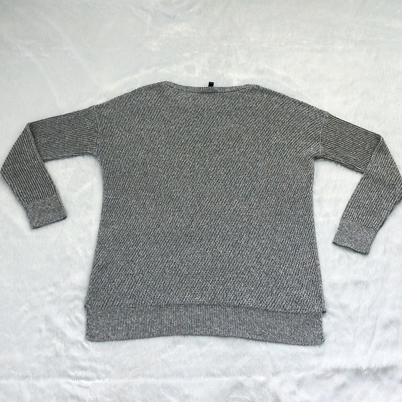 Like New Gray and White Marled Eileen Fisher Linen Cotton Blend V Neck Sweater - Picture 4 of 6